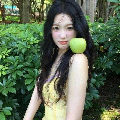 踉跄的女孩